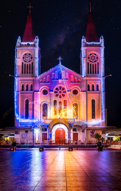 Baguio Cathedral at night under the starts. - Foto, Imagen