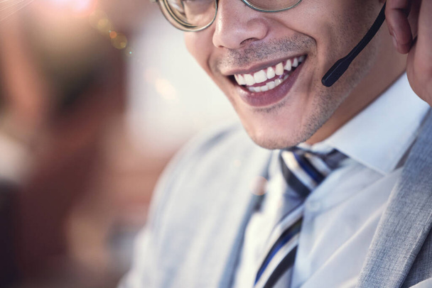 Im here to help you with anything. an unrecognizable call center agent at work - Foto, Imagem