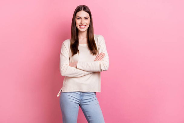 Portrait of attractive cheerful content brunet girl folded arms isolated over pink pastel color background. - Foto, immagini