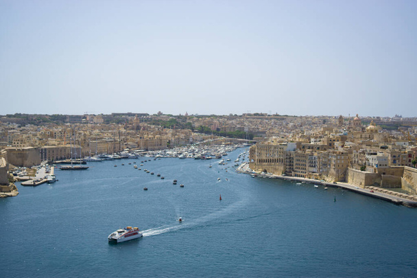 A beautiful view of the Grand Harbor of Malta - Foto, Imagen