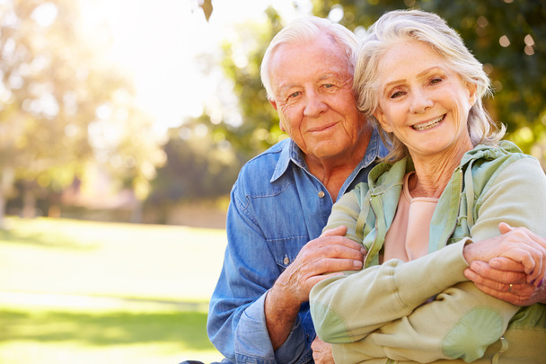 Outdoor Portrait Of Loving Senior Couple - Zdjęcie, obraz
