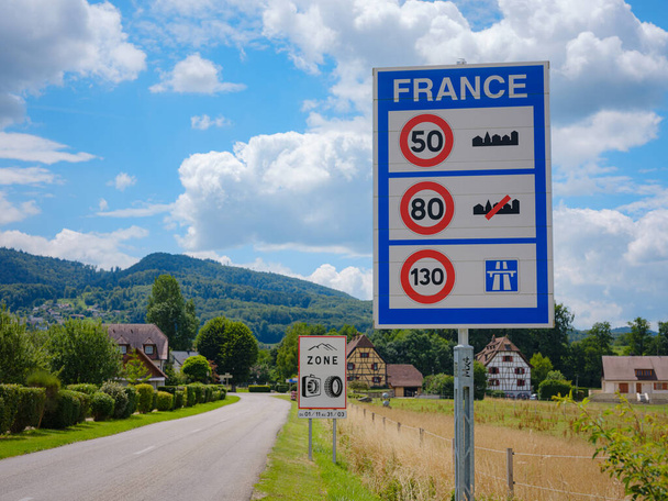 Speed limits in France - Sign of Speed limits at the French border. - Foto, imagen