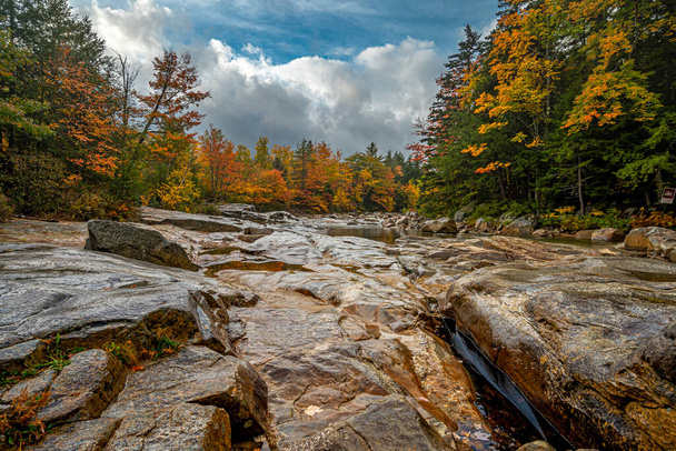Autumn at the Swift river in New Hampshire at the gorge in autumn - Photo, image