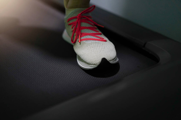 run shoe on treadmill for sport gym - Foto, imagen