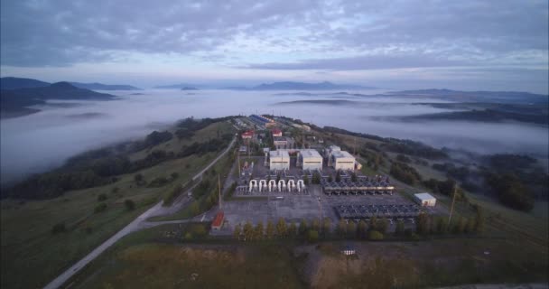 Estación de distribución de gas suministra gas a sitios industriales - Metraje, vídeo