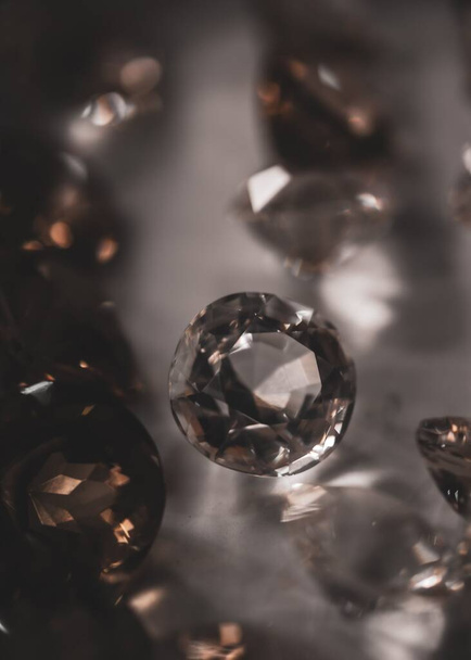 A vertical close-up of transparent shiny crystals - Foto, imagen