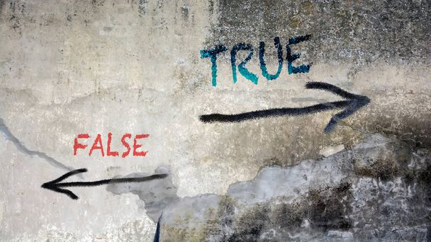 Street Allekirjoita suunta tie True vs. False
 - Valokuva, kuva