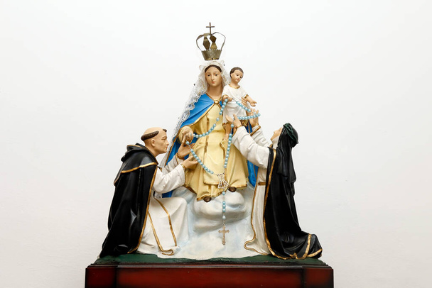Socha obrazu Panny Marie Růžencové Pompeje s Ježíškem, sv. Dominikem z Gusmaa a sv. Kateřinou ze Seiny - Nossa Senhora do Rosario de Pompeia - Fotografie, Obrázek