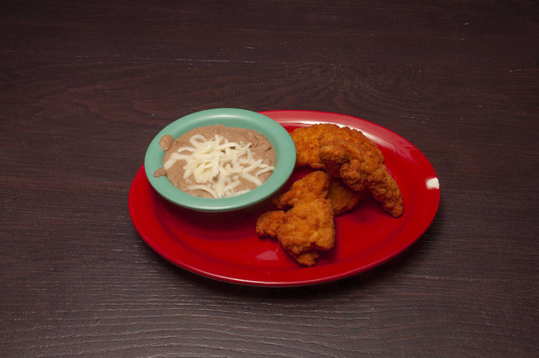 Amerikkalainen ruokalaji tunnetaan kana tarjouskilpailuja - Valokuva, kuva