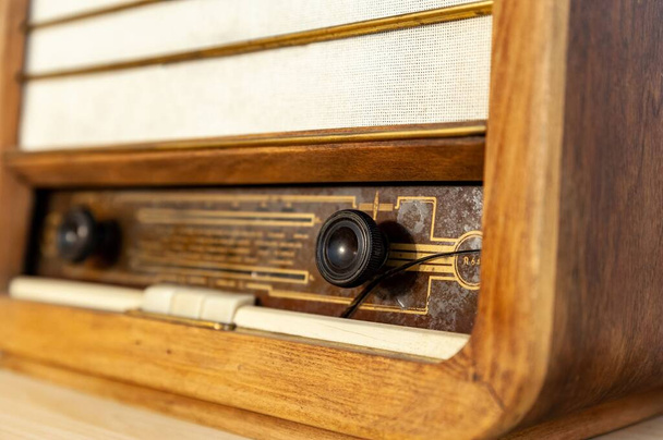 A closeup shot of an old wooden radio - Фото, зображення