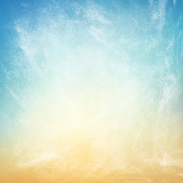 облака на фактурном винтажном бумажном фоне
  - Фото, изображение