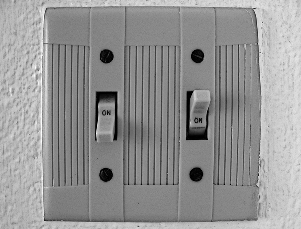 Електричні вимикачі на
  - Фото, зображення