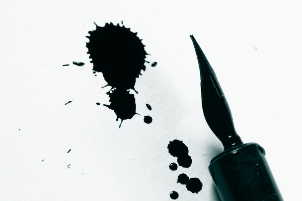 Writer ink and pen - Zdjęcie, obraz