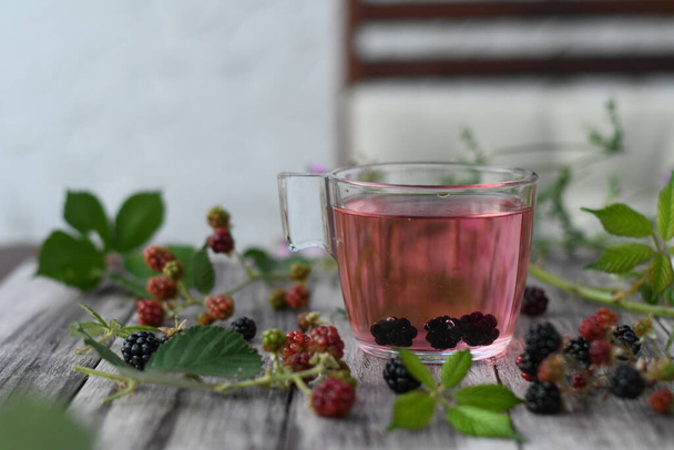 A cup of tea with berries - Foto, Imagem