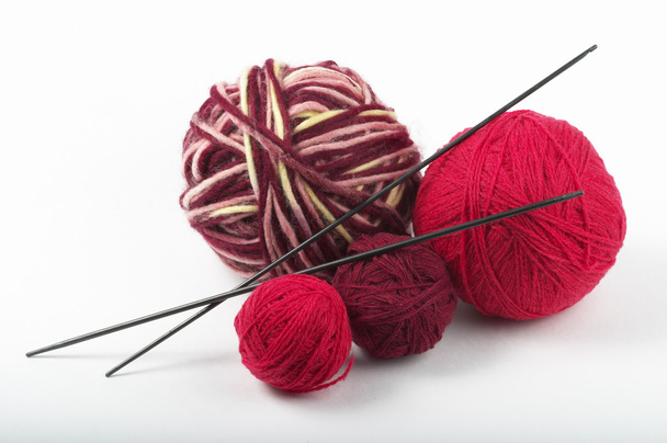 Quatre pinces de laine colorées
 - Photo, image
