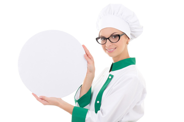 mulher jovem chef uniforme segurando uma bandeja grande com espaço de cópia é - Foto, Imagem