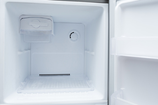 üres hűtőszekrény fagyasztó - Fotó, kép