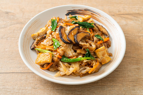 stir-fried noodles with tofu and vegetables - vegan and vegetarian food style - Photo, Image