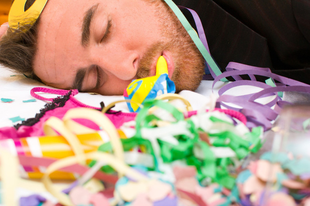 Genç adam bir partiden sonra uyku - Fotoğraf, Görsel