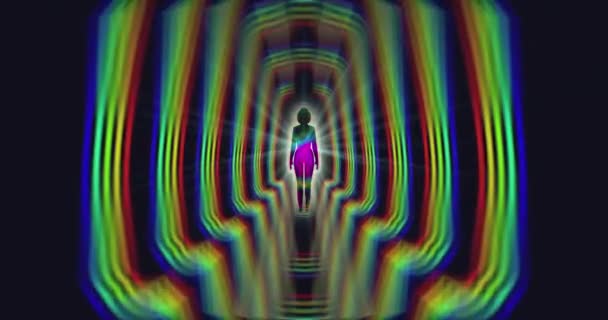 Una animación 3D en bucle de la iluminación de la energía multicolor de los campos de aura humana formando patrones divergentes alrededor de la persona meditante. Video para VJing. Imágenes de alta calidad 4k - Metraje, vídeo