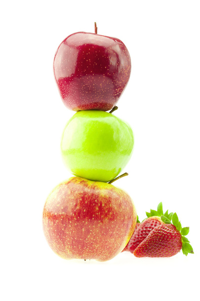 Apples and strawberries isolated on white - Φωτογραφία, εικόνα