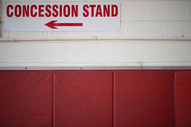 Concession stand sign on a block wall. - Foto, imagen
