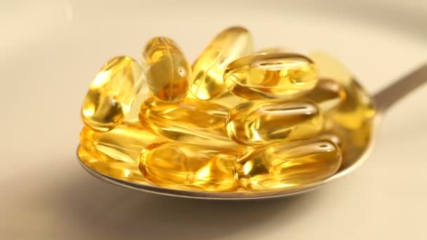 Lžíce s omega-3 kapsle - Záběry, video
