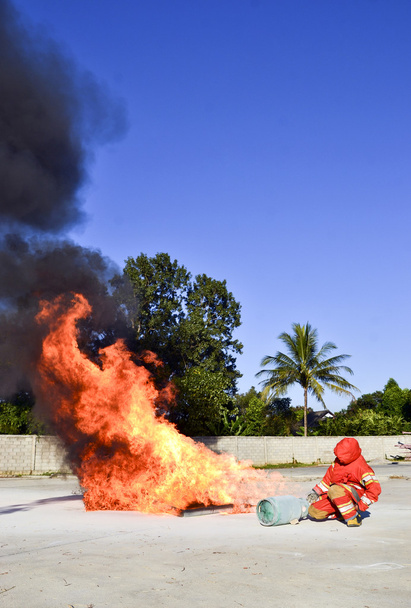 Практика пожарных учений
 - Фото, изображение
