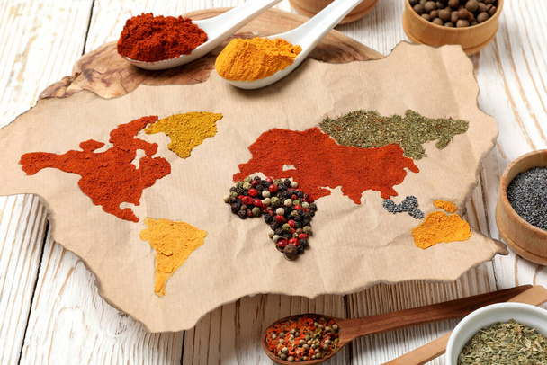Χάρτης του κόσμου που είναι κατασκευασμένα από διαφορετικά είδη μπαχαρικών - Φωτογραφία, εικόνα