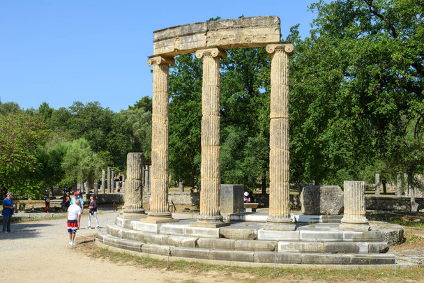 Стародавня Олімпія, Греція - 25 травня 2022: вид на археологічні пам'ятки Стародавньої Олімпії на Грецію - Фото, зображення