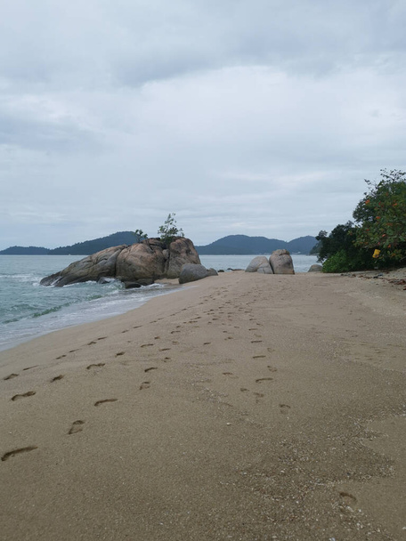 footprint found along the beach towards the boulder. - Foto, immagini
