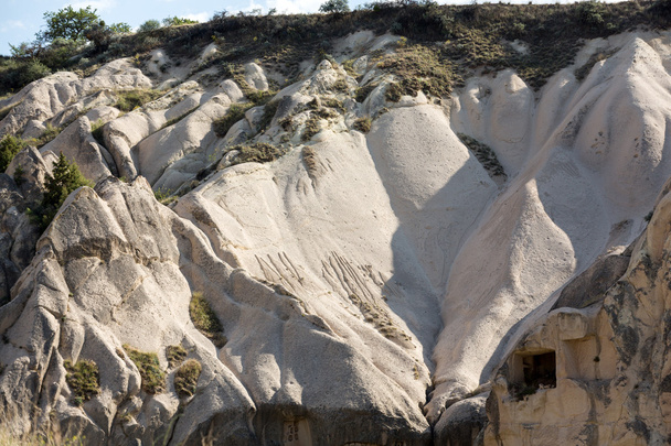 ギョレメ国立公園内の岩。カッパドキア、トルコ - 写真・画像