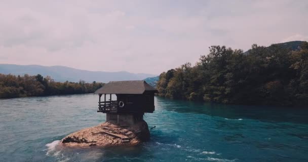 A house on a rock on the Drina River in Serbia - Footage, Video