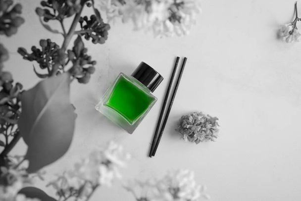 Perfume for home, lilac flower - Φωτογραφία, εικόνα