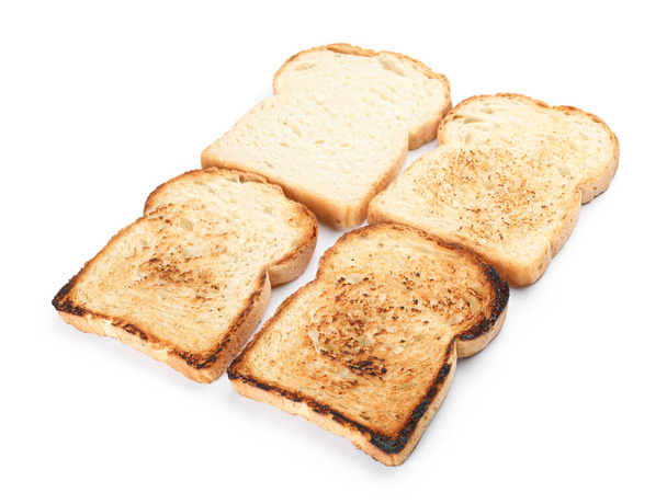Plátky toastový chleba izolovaných na bílém pozadí - Fotografie, Obrázek