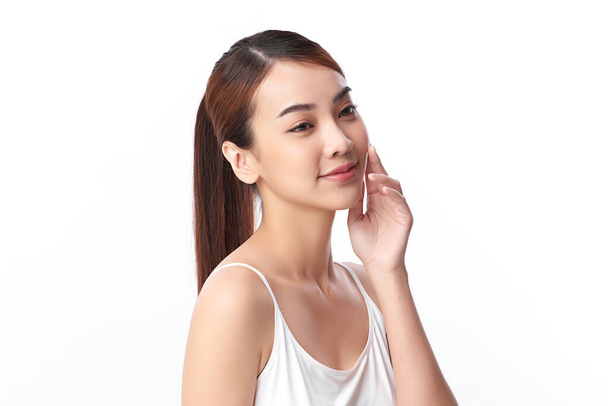 Beautiful young asian woman with clean fresh skin on white background, Face care, Facial treatment, Cosmetology, beauty and spa, Asian women portrait. - Foto, Bild