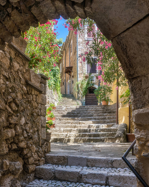 The beautiful village of San Donato Val di Comino, in the Province of Frosinone, Lazio, central Italy. - Фото, изображение