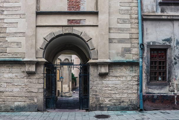 Interior facade of an old building in Lviv - Foto, Bild