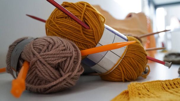 needle and thread for knitting - 写真・画像