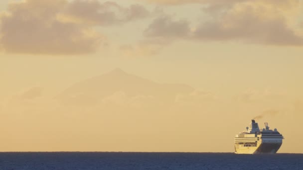 El teide on the canarian island of tenerife, spain, from la palma with a cruise ship in the sea - Materiaali, video