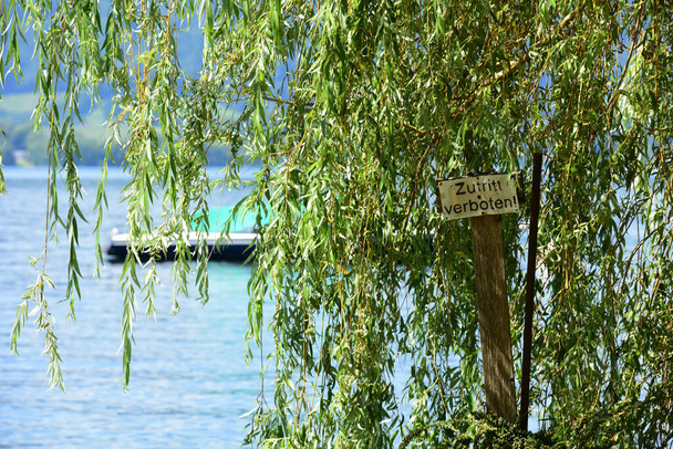 Частная собственность на озере Траунзее - вход запрещен - Фото, изображение