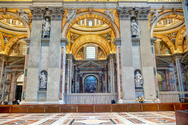Vatican City - October 2021 : St Peter Basilica interior - Fotoğraf, Görsel