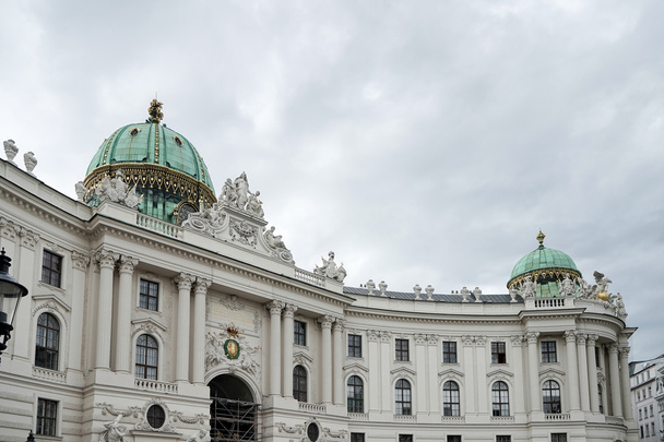 Χόφμπουργκ στην πλατεία Χέλντενπλατζ, στη Βιέννη - Φωτογραφία, εικόνα