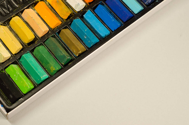 Stationery crayons pastels school office pens notebook paperwork - Valokuva, kuva