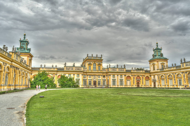 Warsaw, Poland - August 2021: Beautiful view of Wilanow Palace in cloudy weather - Foto, Bild