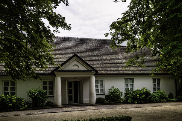 Manor-house in Zelazowa Wola - the Birthplace of Frdric Chopin - Zelazowa Wola. Masovia, Poland on 19 August 2021 - Foto, Imagen