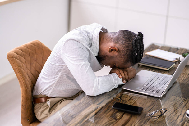Banner Of Tired African Businessman Sleeping In Office - Foto, Bild