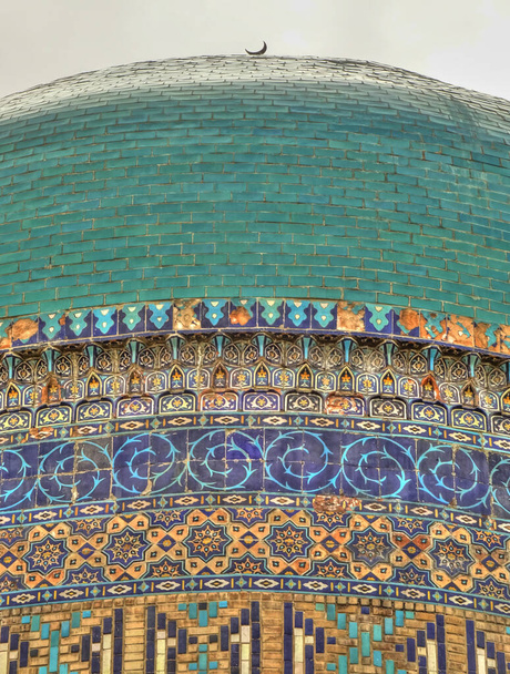 Средневековое здание в Центральной Азии. Фрагмент фасада. Памятник всемирного наследия ЮНЕСКО - Фото, изображение