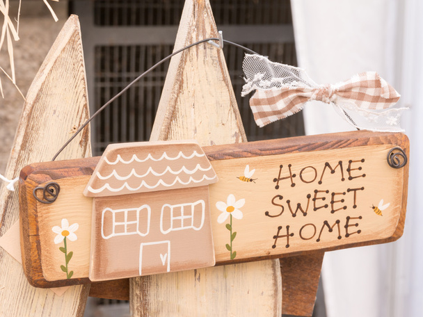 sweet home wooden decoration with bee and daisy - Photo, Image