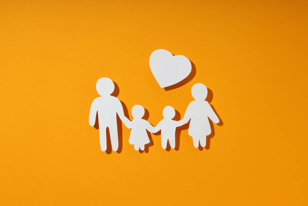 Концепция семьи, защита семьи, прав семьи, здоровья семьи - Фото, изображение